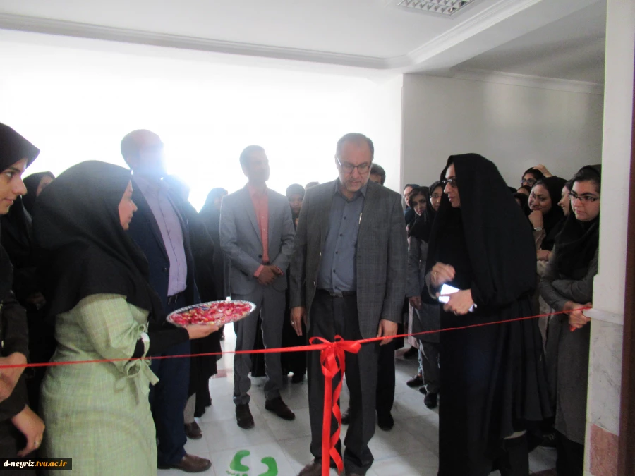 افتتاح نمایشگاه طراحی و دوخت توسط فرماندار در هفته مشاغل 2